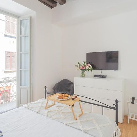 Independence Apartment With Balcony By Rent All Como Eksteriør billede