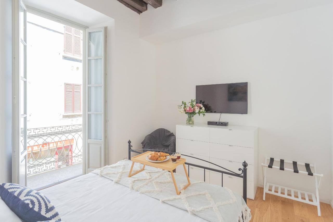 Independence Apartment With Balcony By Rent All Como Eksteriør billede