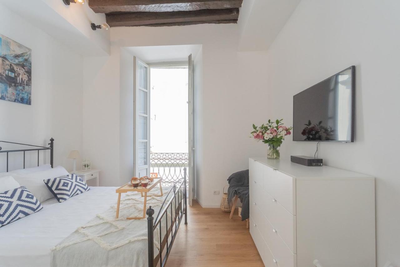 Independence Apartment With Balcony By Rent All Como Eksteriør billede