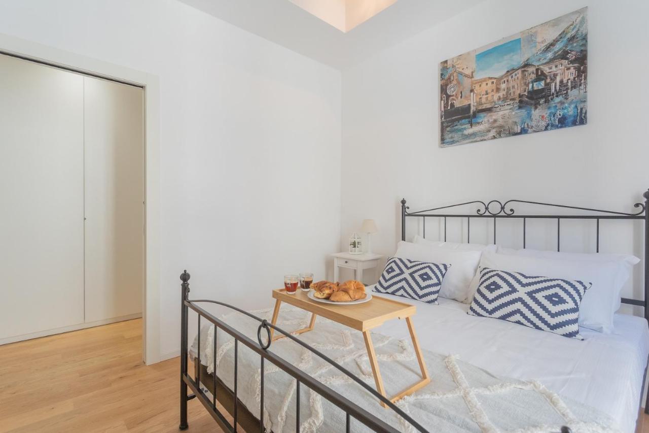 Independence Apartment With Balcony By Rent All Como Eksteriør billede