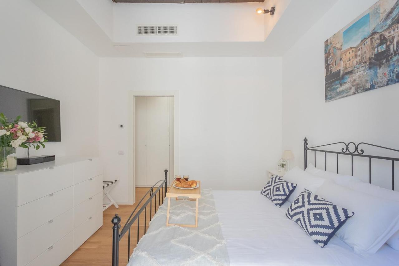 Independence Apartment With Balcony By Rent All Como Eksteriør billede