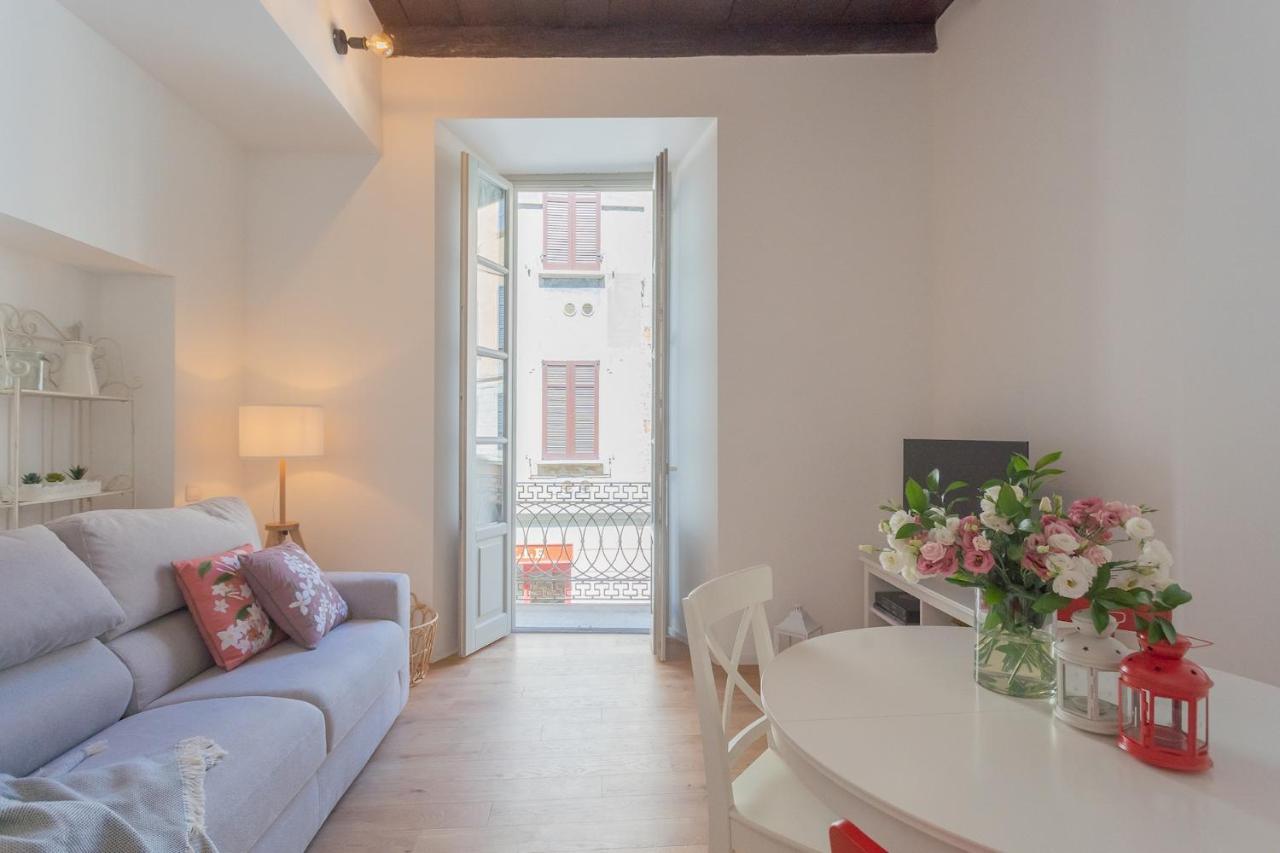 Independence Apartment With Balcony By Rent All Como Eksteriør billede