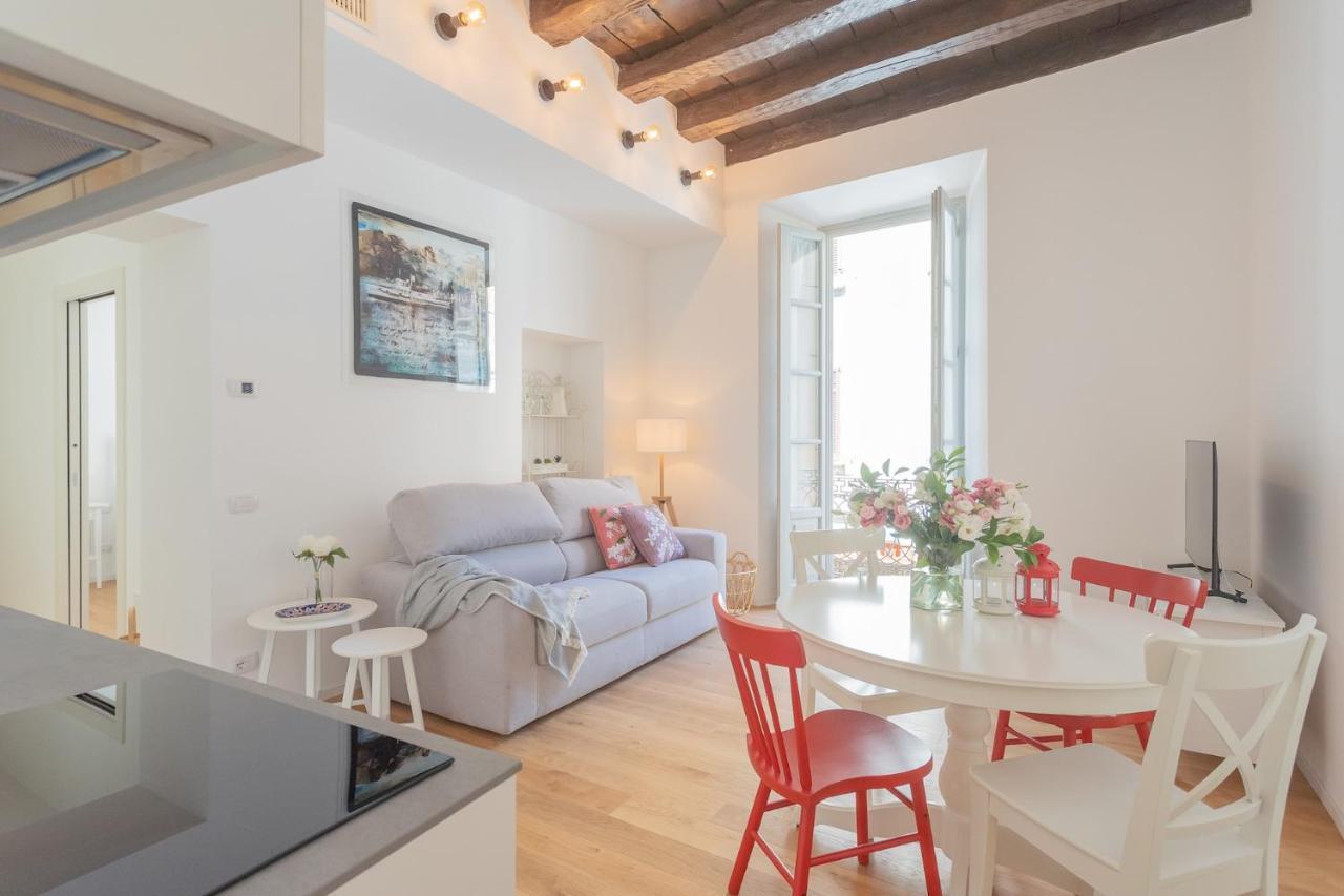 Independence Apartment With Balcony By Rent All Como Eksteriør billede
